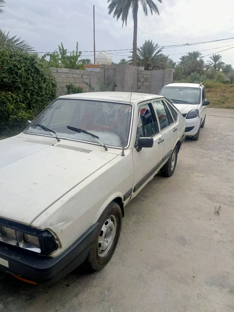 السلام عليكم البيع او مراوس حسب القناعه برازيلي موديل88السياره ماالت جناي رقم صدامي صاحبهه بغداد يحول ثاني يوم السعر 28وبيهه مجال مكاني ديالى الخالص لاتصال *********** أو مراسله الصفحه

