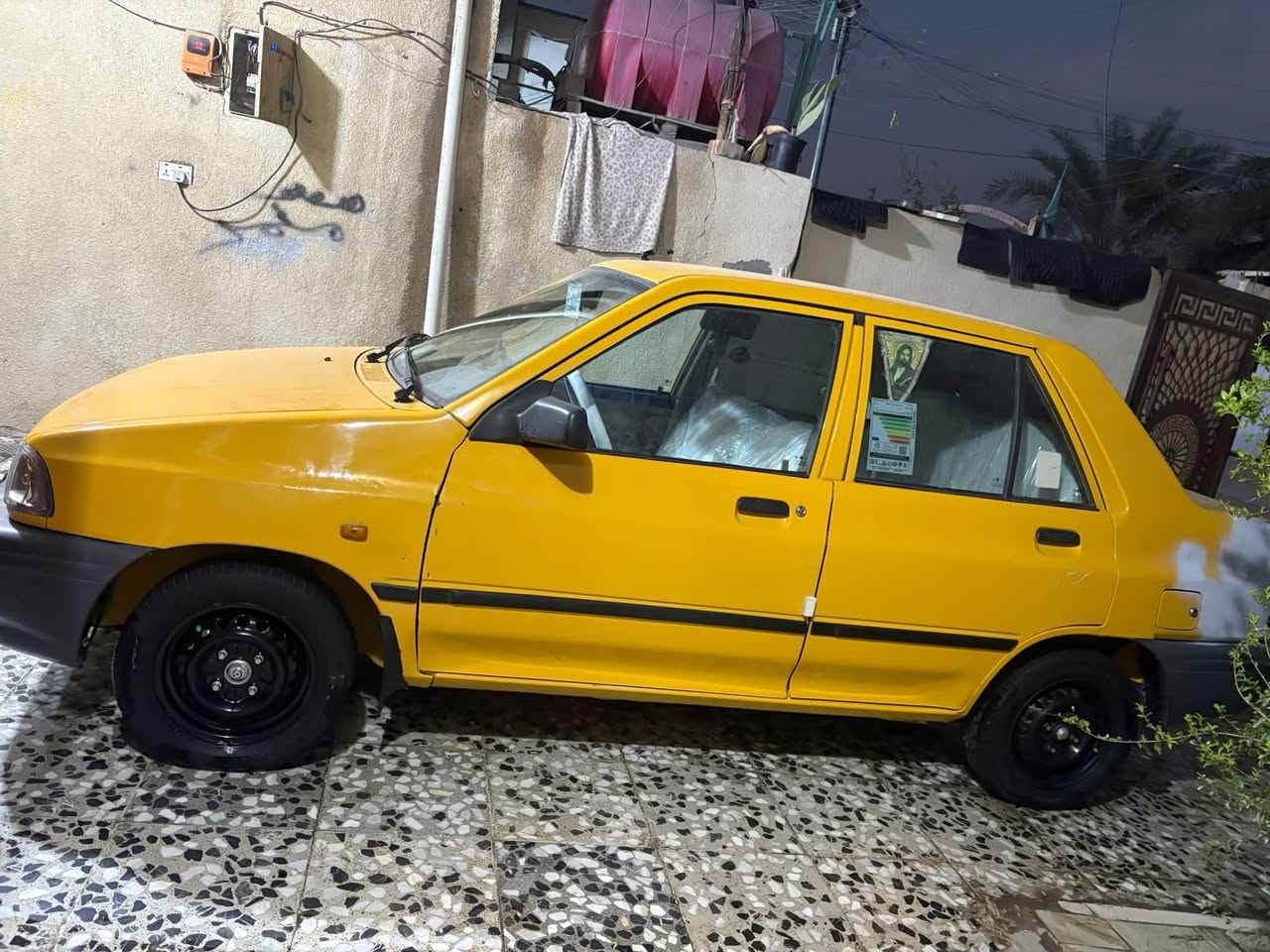 السلام عليكم سايبا 2019 رقم بغداد دولي سنويه 29 
بسمنا 
مكينه وكير خير من الله 
تبريد ثلج 
باتري جديد 
تخم تاير جديد 
 سياره خير من الله بيها طخه بجاملغ الخلفي باقي علو صبغ والجاملغ الامامي مصبوغ 
مكاني بغداد الزعفرانيه***********
السعر 37ورقه وبيها مجال بسيط لشراي
