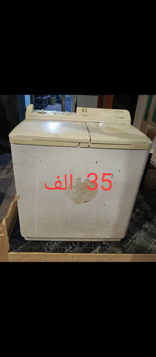 للبيع اغراض منزلية مستخدمه للاستفسار ***********

نص مكتوب في الصور:
- 125 ألف
- 40 الف
- 35 ألف
- 20 الف