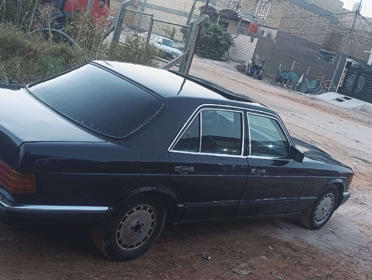 سلام عليكم مارسيد رئاسي
موديل 1986 محدثه 1991 
محوره 3000 
حداديه 75 بل 100 
غرفته جلد اسود بلادي نضيفه 
محركه كير نضيفه 
تبريد شغال 
فتحه 
امانت الله سياره زينه سوفت عينك 
تجي اشوف 
مكاني نجف الاشرف 
سعره 46 بيه مجال حك جيه 
رقمي ***********
بسمي ثاني يوم اداورلك 
ماساقطه سنويه
