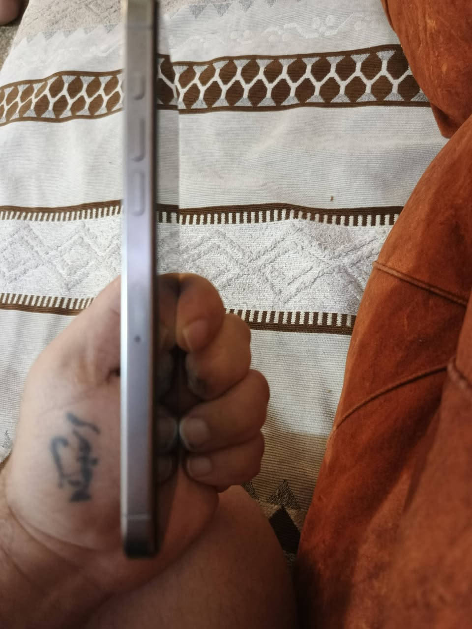 السلام عليكم ايفون ١٥ بروماكس انبدل شاشه اصليه وبطاريه تفصيخ كلشي شغال بي ذاكره ٢٦٥ عنوان بغداد السعر ٧٥٠ بي مجال ***********
