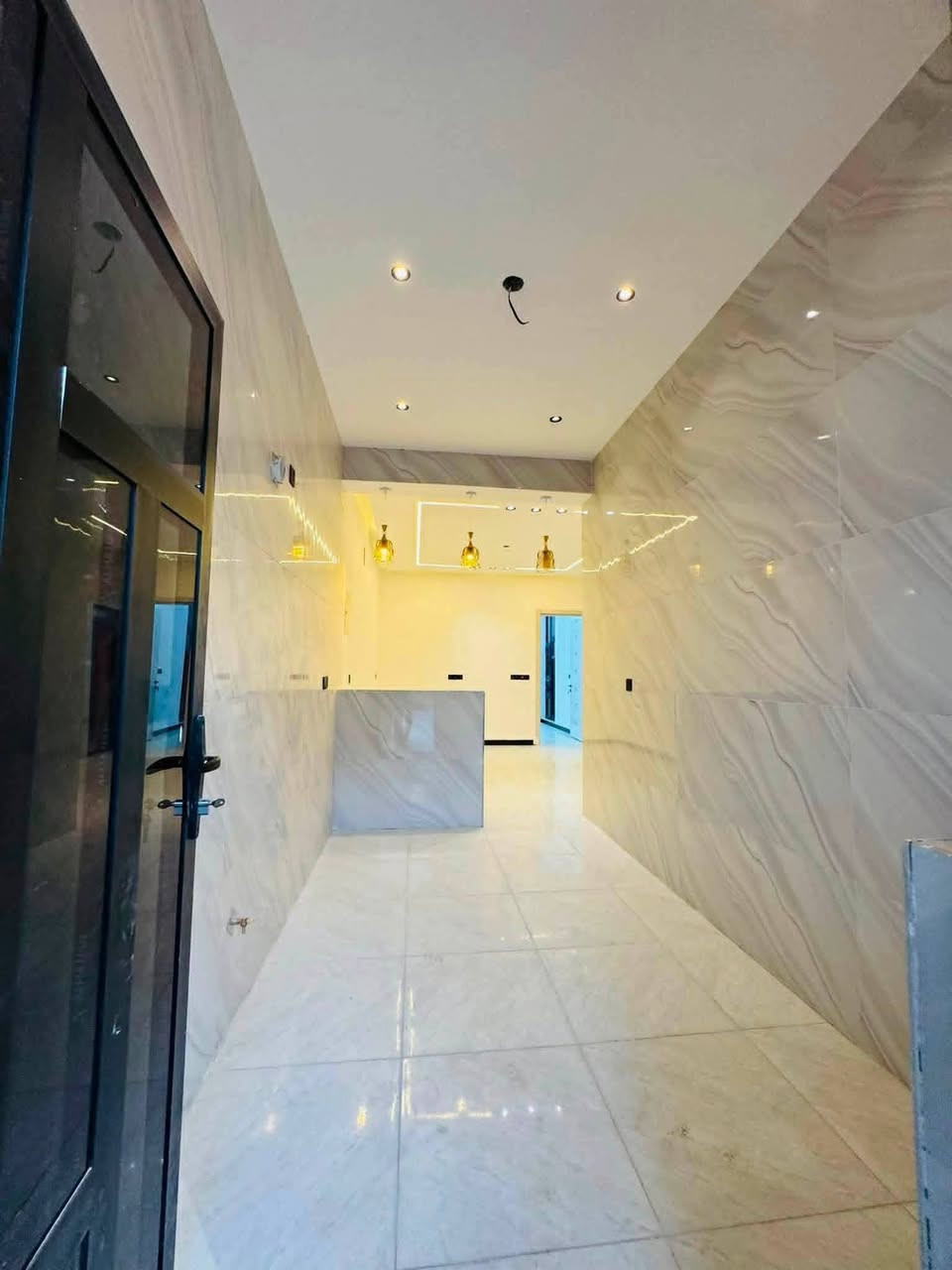 أهلنا في محافظة #واسط الحبيبة ( جمعه مباركه عل جميع ) موقع #جديد يضاف الينا 🏨🏨🔑
يتوفر لدينا #بناء #وترميم بنظام #النقد #والأقساط في محافظة واسط
عمل درجة أولى (#تسليم_مفتاح) بمواد مفحوصة مختبرياً وصيانة لمدة سنة
يتوفر لدينا بناء نظام نقد وأقساط حسب المواصفات المطلوبة من صاحب المنزل عمل درجة أولى

🔹 #نظام_النقد:
الدفع يكون على شكل دفعات، وتُستلم كل دفعة بعد إنجاز الفقرات المتفق عليها بالعقد.

🔹 #نظام_الأقساط:
نصف المبلغ مقدماً، والباقي أقساط شهرية حسب دخل صاحب المنزل، وتُدفع المقدمة على شكل دفعات حسب مراحل العمل.

✅ جميع المواد المستخدمة مفحوصة مختبرياً
✅ السعر يُحدد حسب المواصفات المطلوبة
✅ عقد رسمي يوضح جميع التفاصيل والمواصفات
✅ تحديد مدة الإنجاز حسب الاتفاق
✅ صيانة مجانية لمدة سنة بعد التسليم

📌 #أعمالنا_تشمل:
(بناء من الأساس إلى تسليم مفتاح + ترميم + أصباغ + أعمال سطوح + صب أرضيات وغيرها…)
 للتواصل معنا
يرجى مراسله الصفحه او زياره موقع #الشركه 
او الإتصال على الرقم 
واتس اب ***********
اتصال ***********
