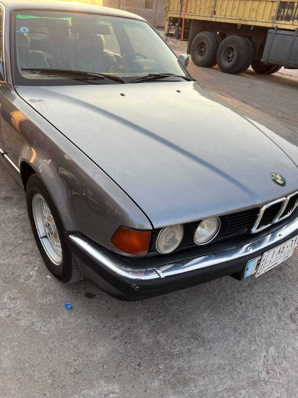 للبيع BMW الفئة السابعة - E32 - ملكة الطريق

*الموديل:1993 (BMW 735i)
*اللون:* رصاصي فيلي - بيها مصبوغه قماره وصندوك وبنيك

- محرك 6 سلندر 3500 الأصلي - مفتوح ما منقوص لا حرارة لا تبخير
- كير اوتوماتيك كهربائي 4 نمر - تبديل حرير
- داخل كامل خشب أصلي شركة + كوشنات كهرباء + تدفئة كراسي
- سنتر لوك + جام كهرباء 4 + مرايا كهرباء
- تبريد ثلج + تدفئة شغالة
- صدر جديد + تايرات جديدة + ويل BBS الأصلي مال 7
- دوشمة نظيفة كلش ومغلفة بنايلون مثل ما بالصورة
- سيارة جاهزة من كلشي ما تحتاج ألف دينار

*المكان:* البصرة 
*السعر:*  [ 65 ]
*للاستفسار:* [ *********** ]
