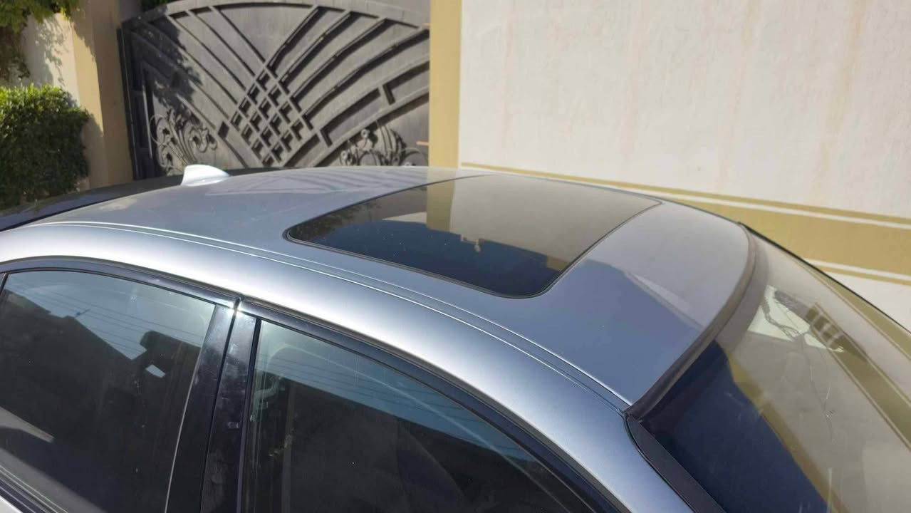 bmw E60 2009 
محرك N52B30 نوزل قصير المرغوب قبغ اسود 
سلايد وتحكمات وشاشة وكاميرا وبلوتوث وماوس ومضخم صوت 
لايت داينميك شغال 
ويل f10  تخم تاير جديد جناح صندوك وسبير منازل 

ملاحظة / صبغ عام للجمالية بدون ضربة ودواخل ومعجون سيارة جاهزه وبدون مصرف وكهربائيات كلشي شغال بدون نقص ابد ابد 

مكان السيارة كركوك وبيها كوبون بانزين ... شرط التحويل 

السعر 130 رجاءا لاتقارنها بسيارات مهجومة وبيها كومة مصروف 

***********
