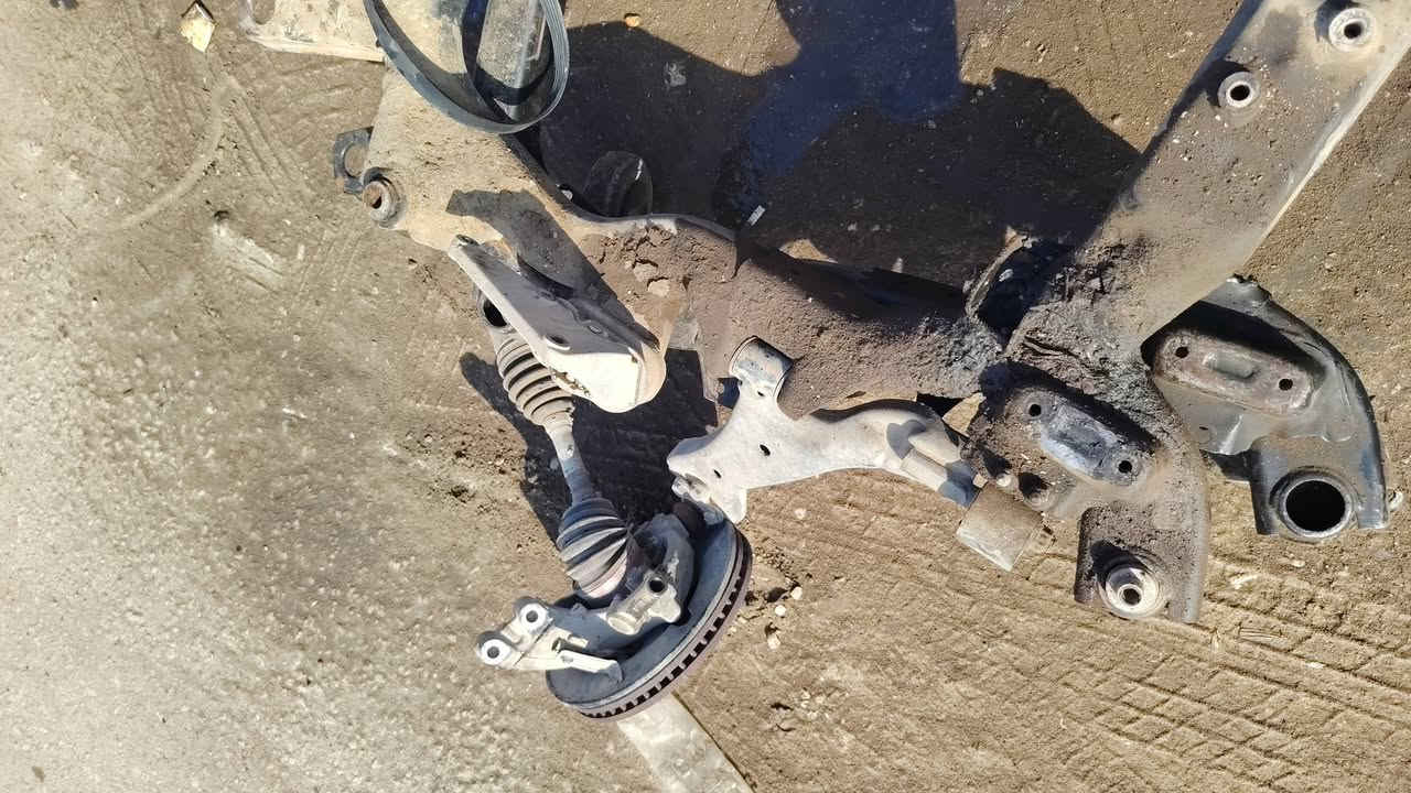🔥🚘 المرحلة الأولى… بداية مشروع إعادة ضبط السوزوكي 🚘🔥

باشرنا بتفصيخ بجم السوزوكي بالكامل ورفع جميع الأجزاء المرتبطة به، استعداداً لبدء عمل شامل ودقيق يتضمن:

🔧 إعادة ترتيب وتجميع البجم على ضبط وقياسات المصنع.
⚙️ استبدال الكير القديم وتركيب كير جديد.
📐 إعادة ضبط سنتر المحرك والكير بالشكل الصحيح.
🔍 فتح وتشخيص المحرك لمعرفة مصدر صوت اللقلقة ومعالجته من جذوره.
✅ فحص جميع القطع أثناء التفصيخ، وتجهيز المطلوب للمرحلة القادمة.

الشغل بعده بأول مراحله… والهدف نرجّع السيارة بتجميع مضبوط، سنتر صحيح، وأداء يليق بالسوزوكي 💪🔥

🔜 يتبع… المرحلة الثانية

🔧 ورشة أنور سوزوكي وإكونوكس
اختصاص صيانة سوزوكي XL7 وشفروليه إكونوكس

📍 كربلاء – الحي الصناعي – البلوك الثاني – شارع السايدين – سايد الدخول

📞 ***********
📞 ***********

خبرة بالتشخيص… دقّة بالعمل… ثقة بالنتائج 🔧🚙
