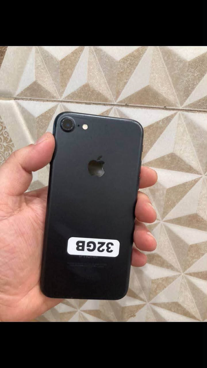 جميع الاجهزه شغاله واي فاي فقط قافل شبكه اتصال سيم كارت بعض الاجهزه تشتغل سيم كارت
ايفون 5.5s نظيفات جدا بصمه شغاله شغالات برامج القطعه 55 الف لا مصلح ولا مفتوح  العدد 17 قطعه 

ايفون 5c ازرك نظيف جدا شغال فقط واي فاي السعر 55 الف 

ايفون 7 نظيفات جدا بصمه شغاله ذاكره 32 يدعم جميع البرامج لا مصلح ولا مفتوح يدعم سيم كارت 100 الف

العدد قطعتين 

ايفون 6s ذاكره 64 نظيف جدا شغال واي فاي سيم كارت السعر 85 الف 

ايفون SE الجيل الثاني شغال واي فاي فقط قافل سيم كارت نظيف جدا  السعر 150 الف

اجهزه مشاكل بسيطه 

ايفون 6s بلص ذاكره 64 شغال واي فاي سيم كارت 

مشكله قاعده شحن مرات يشحن مرات لا فطر بسيط بالشاشه السعر 65 الف 

ايفونات 5s قطعتين شغالات شاشه مفطره قطعه 25 الف 

ايباد 2 شغال نظيف العاب شحنه كلش حلو السعر 50 الف 

ايبودات ابل جيل اول ثاني 

نظيفات القطعه 35 الف 

قطع الغيار 

ايفون 4 شاشات بطاريات كفرات شواحن

ايفون 5 بطاريات 

ايفون 6 شاشات 

واتساب ***********

يوجد توصيل

نص مكتوب في الصور:
- 11:29 منشور Hayder 11:28 م بغداد ٢٨ ٥ ٥ ص: ٢٦ ع: ٤٣ صافي الطقس الاثنين لا يوجد مزيد من الأحداث اليوم الاثنين ٢٨ التقويم FaceTime البريد الملاحظات التذكيرات الساعة الكاميرا TV البودكاست App Store الخرائط صحي Wallet الإعدادات ٢
- منشور Hayder