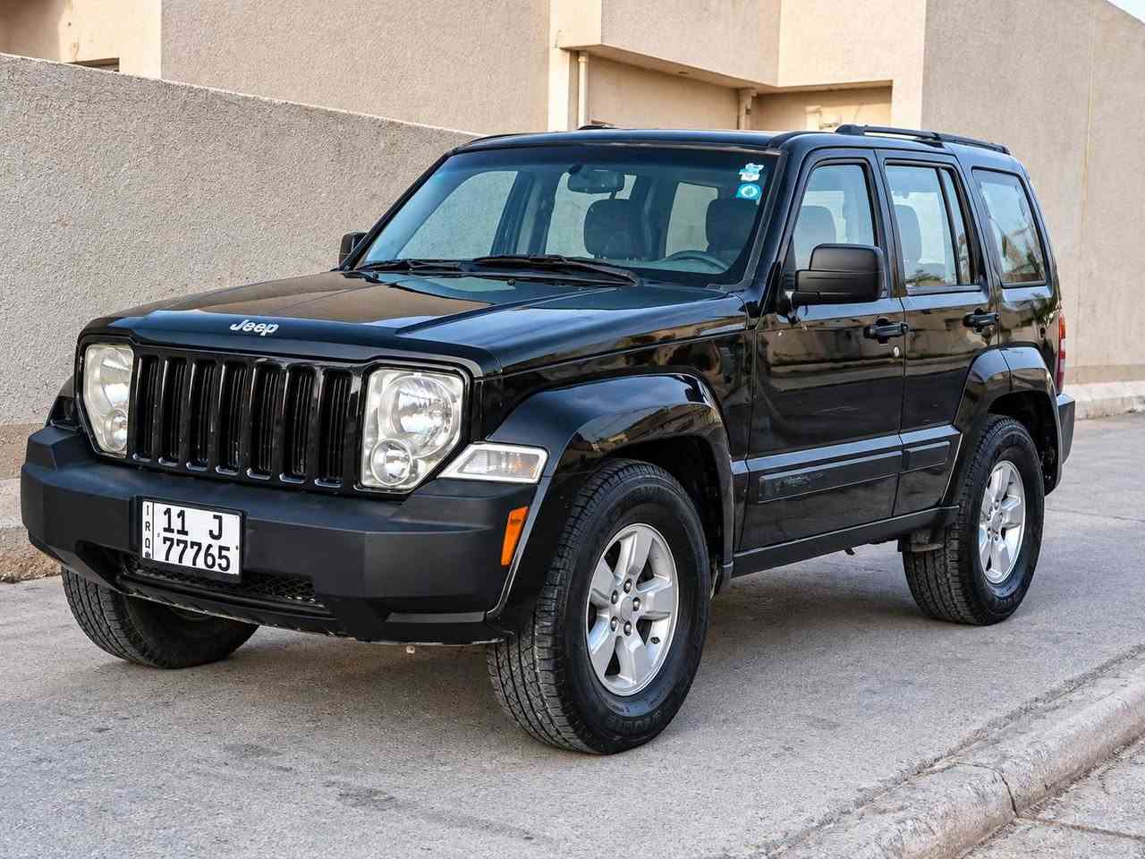السلام عليكم للبيع جيب ليبرتي 2007 السياره جديده  مكينه وكير واكسل  مكفولات حداديه 85٪  تايرات 80٪ السياره بسمنه شرط التحويل. الرقم بغداد دولي مميز السنويه ل 30 . السعر 92 وبيه مجال قليل مكان السياره العماره الاستفسار الاتصال على الارقام (***********) 
(***********)
