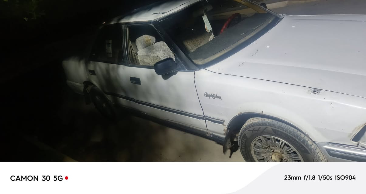 مكينه كير نضيف تايرات السياره جاهزه السعر ١٥ السياره بسمي بس السنويه ضاعت ***********
