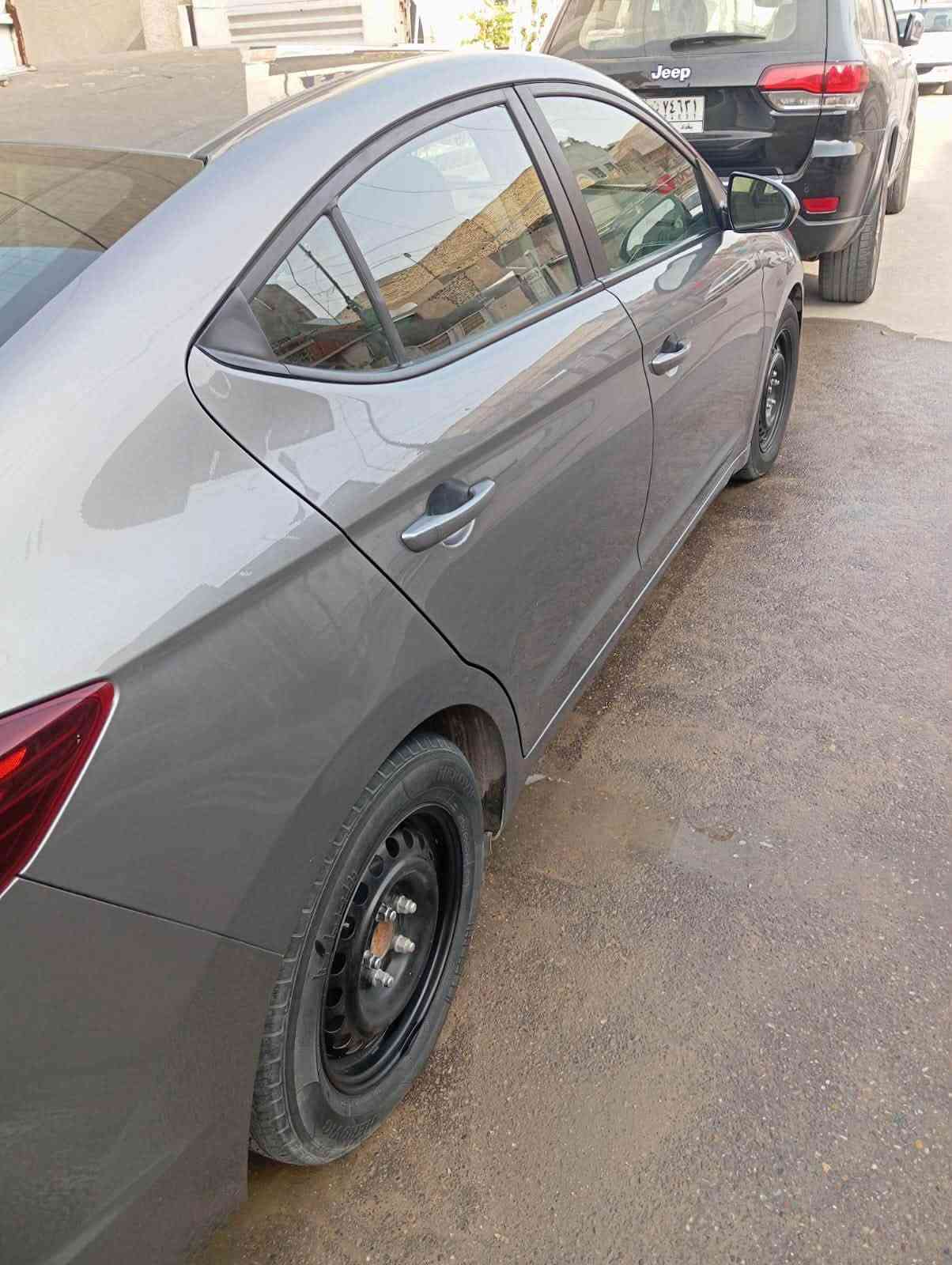 السلام عليكم النتره للبيع موديل 2019 شمالي وراد امريكي ماشيه جوه الميه كم نضيفه ومال بيت  حادثه جاملغ وباب جهة السايق سعره 125 وبيه مجال حك الجيه العنوان بغداد الرقم للتصال : ***********
