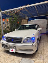 للبيع تيوتا كراون  فول مواصفات  محرك 3000  تبريد قطعتين  كشنات كهرباء ...