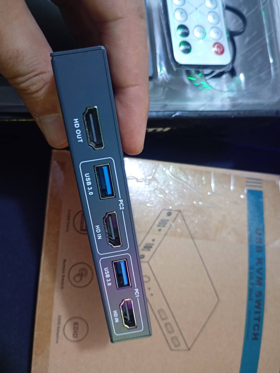 موزعات HDMI قطعتين ب 15 الف مع التوصيل
