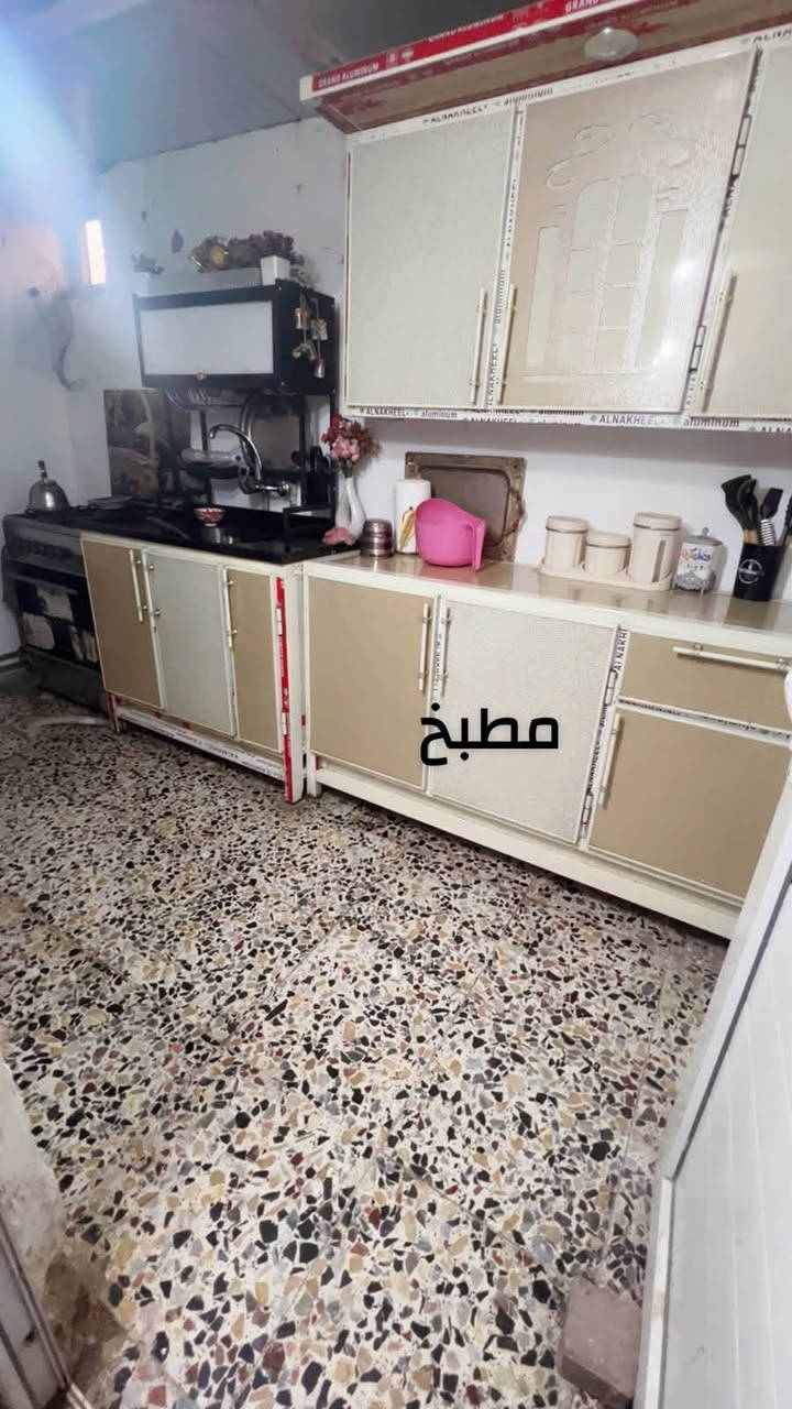 بيت للايجار • عائلة صغيرة • مرتب ونضيف