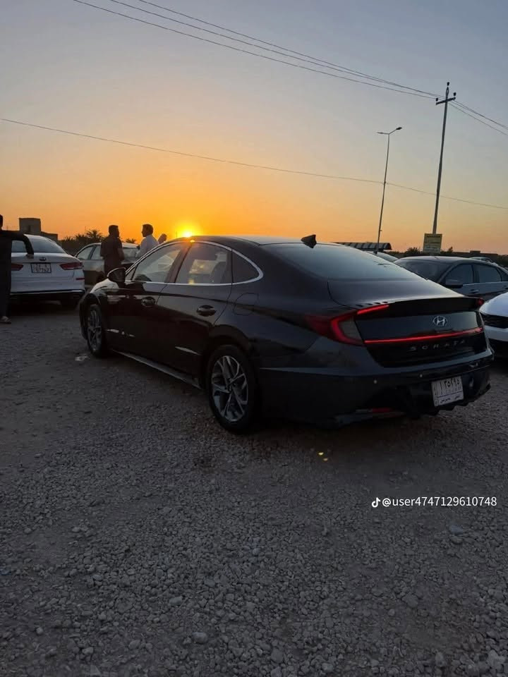 السلام عليكم سوناتا موديل ٢١
 سياره كفاله عامه بيها فقط بارد خفيف بجنطه وبارد خفيف بجاملق أماي سياره كلش حلوا جاهزاء ع آخر حبايه ***********
