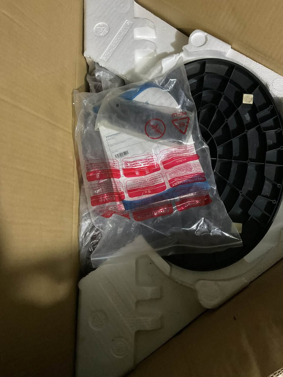 تلفزيون DENKA اصلي جديد بالكرتون
الموديل: FAN21CY-RUS
الحجم: 21 إنش
جديد ولم يُستخدم بالكرتونة الأصلية
السعر: 100 الف دينار
المكان : بغداد
واتساب : ***********
