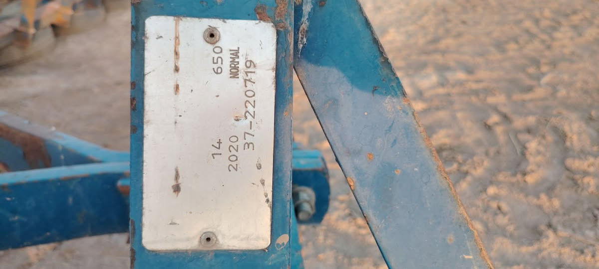 سلام عليكم فدان تركي للبيع خماسي  مديل عشرين  الستفسار ***********
