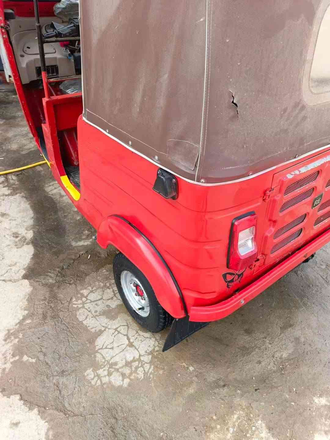 مديل ١٨ • نص مصبوغ • تاير جبلي