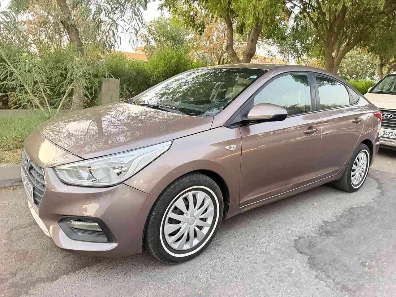 للبيع هونداي اكسنت بسعر مناسب موديل 2019 خليجية السيارة مكفولة من الضرر بيها فقط مكانات صغيرة بارد صور السونار بالمنشور السنوية والرقم جديد بأسمي تريد تحويل او وكالة حاضر 
تخم تايرات جديد محرك ممفتوح 1600 دوش ABS گير AT اوتماتيك وعادي كهربائي المرغوب شاشة وكامرة
 تحكمات بالستيرن جهتين السيارة بدون نقص السعر 108 وبيها مجال بسيط
العنوان قضاء كلار تابع لسليمانية للاستفسار والتواصل الاتصال عالرقم *********** كالار, السليمانية

