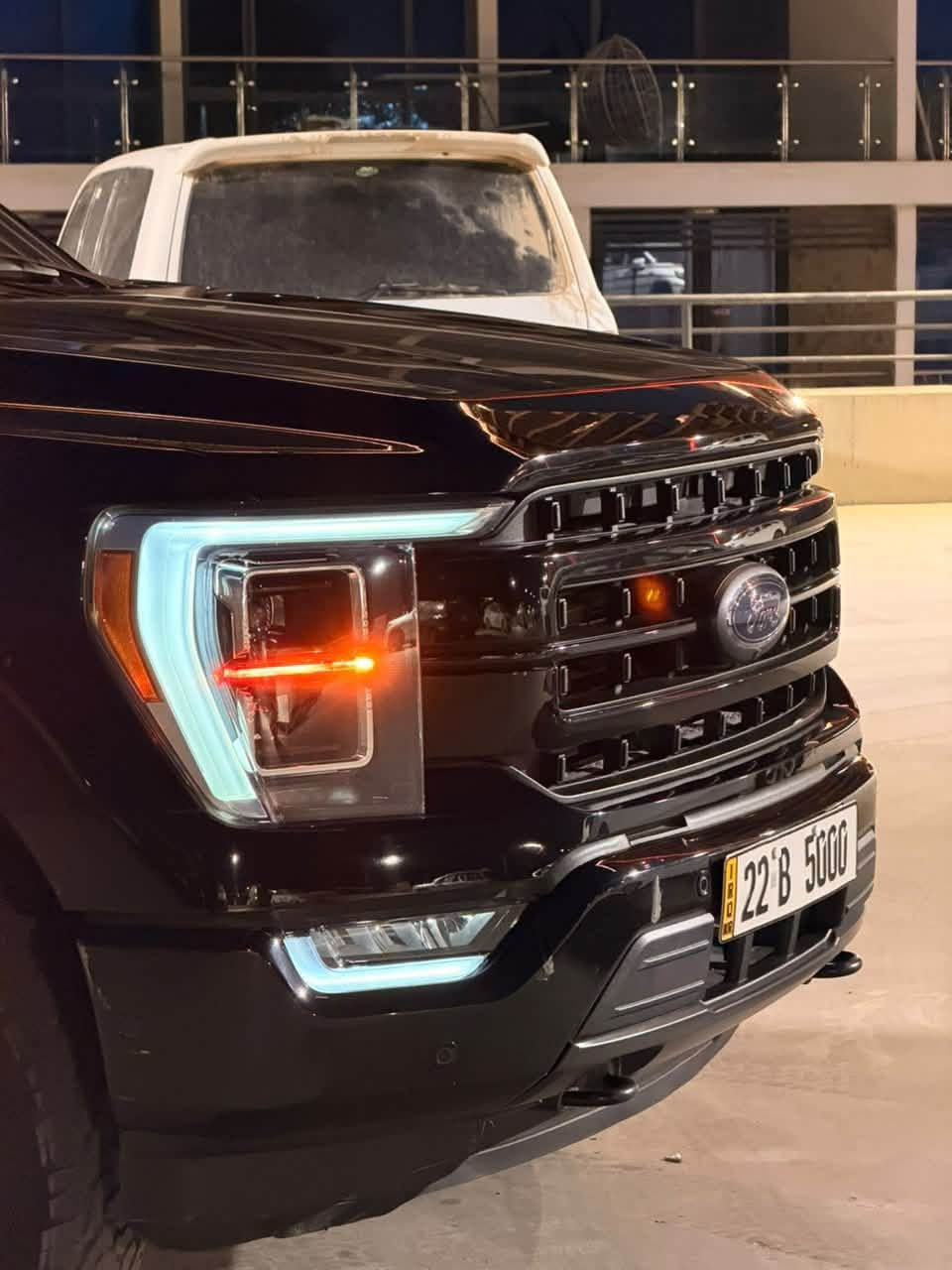 كل التفاصيل مذكورة .. 👇

نص مكتوب في الصور:
- FORD F-150 LARIAT PLATINUM VIP 2023 للاستفسار اكثر يرجى الاتصال على هذا الرقم *********** - ***********