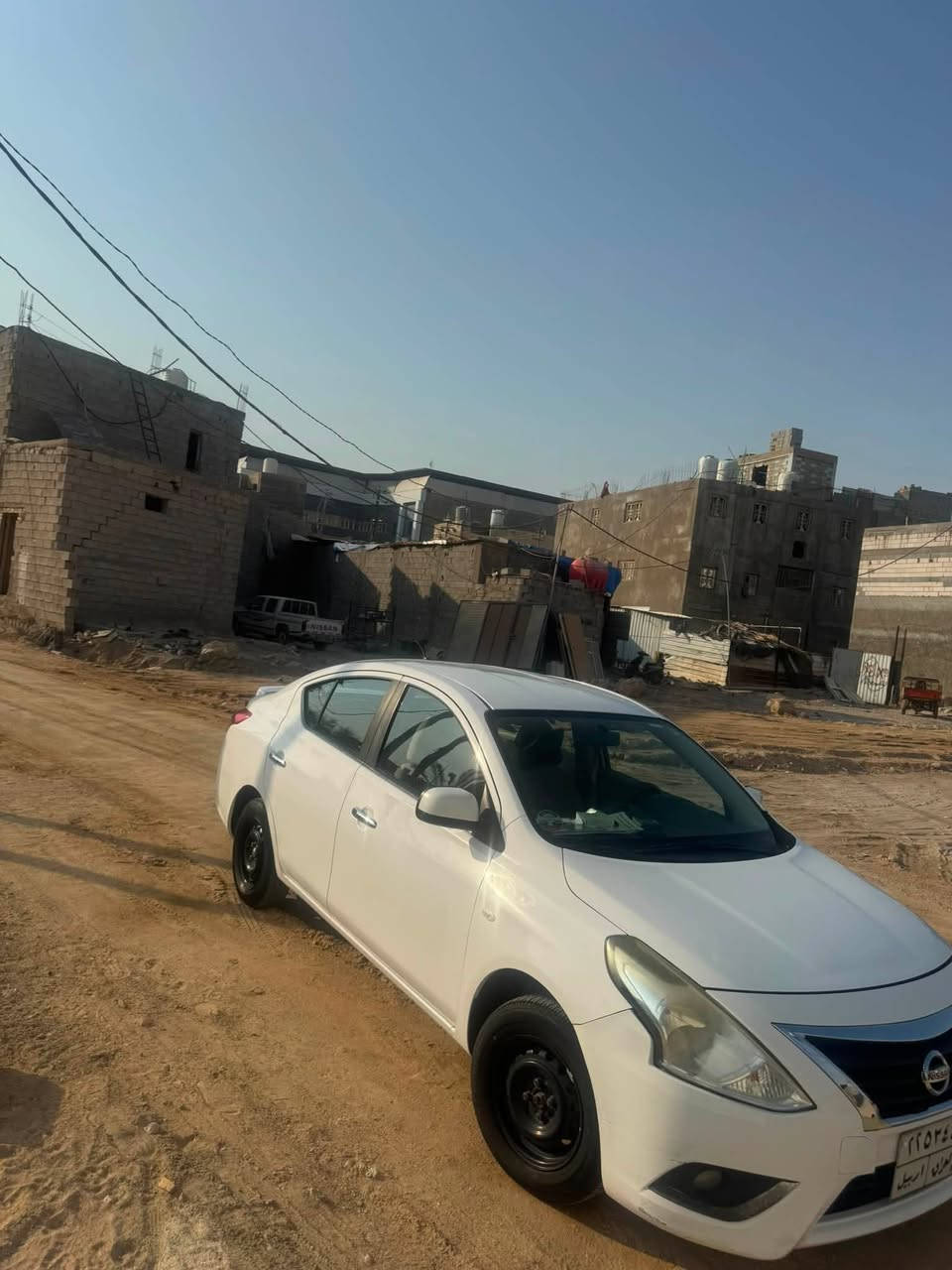 ‏سلام عليكم نيسان سني هندي موديل 20ماشيه 95  حقيقي سيارة باسم شركة نور البصرة سيارة كفالة عامة بس مكانات بارد بدون صبغ  سياره جديده  مكاني بصره شارع الوفود  سعر 90وبيهاا مجال  ***********
