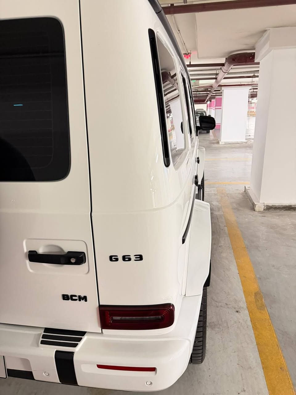 G CLASS 2019 G63 AMG 
شریکەی هەولێر BSM زەمان 
کامل گۆدراوە کراوەتە 2025
سەیارەکە فوول موسەفاتە 
تەنیا ئایپادی کوشینی پشتەوەی نیە
دوو دەرگا لای  بنەوەی سبوغە بەبێ ژوورێ بەبێ ئێرباگ
گێر و مکینە کامل بەشەرت
جام رەشی %80 لەگەڵە
شوێن هەولێر 
سعر 985 $ مجال 
750 441 2390
G-Class 2019 G63 AMG
بس للبیع
شركة هەولێر BSM زەمان
تم تحويلها بالكامل إلى موديل 2025.
السيارة فول مواصفات.

* فقط آيباد المقاعد الخلفية غير موجود.
* بابان من الأسفل مصبوغان، بدون ضربة وبدون إيرباغ.
* الجير والمكينة كاملين وبالضمان.
* جام أسود 80% موجود معها.
* الموقع: هەولێر
* السعر: 985 ألف، قابل للتفاوض.
* للتواصل: *********** أربيل, العراق
