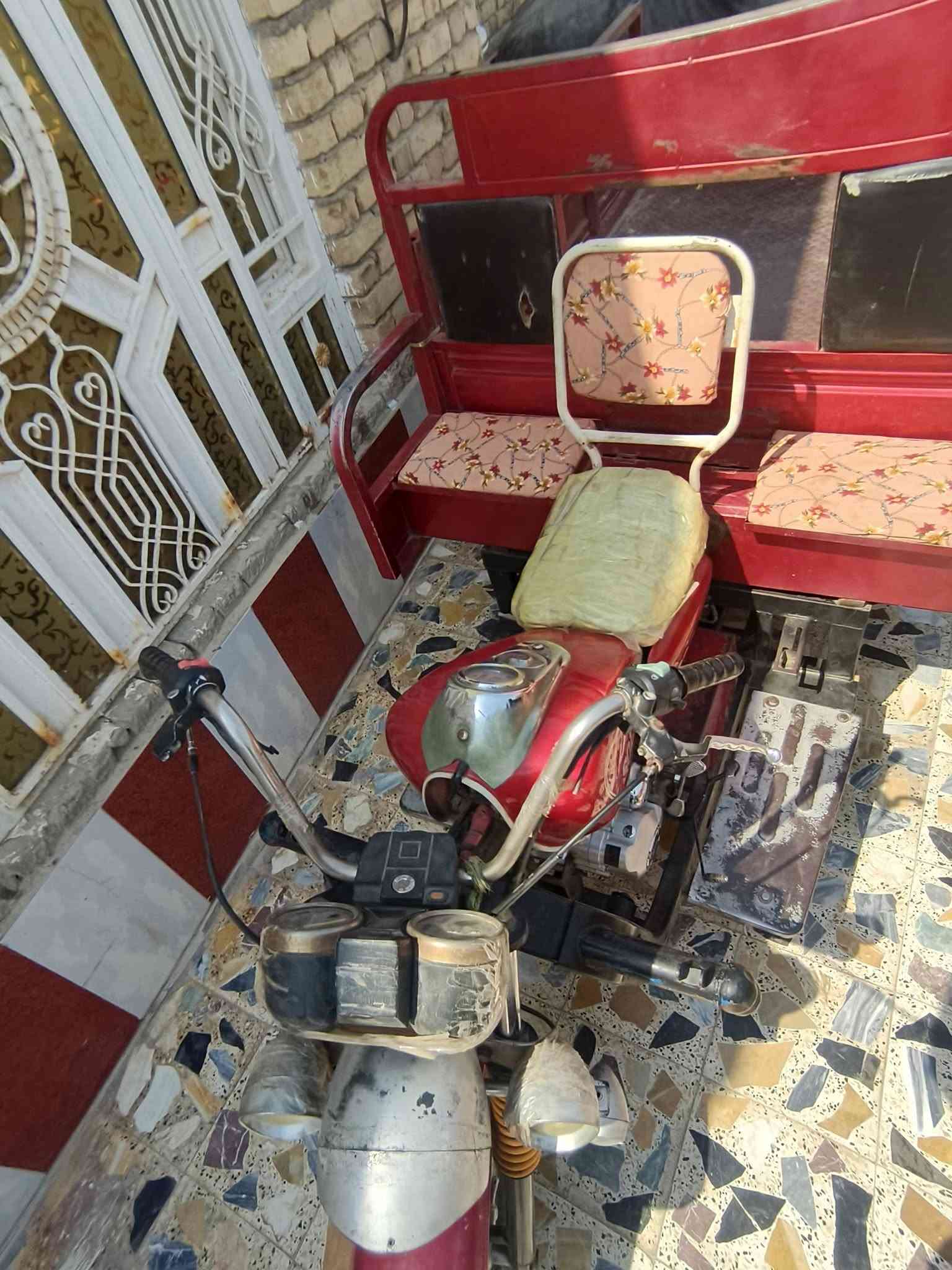 سلام عليكم ورحمة الله ستوته للبيع مكينه خير من الله ستوته جاهزه من لطول للطول كهربائية كلها شغاله سلف هندر وكيلها موجودة موديل ١٨  تاخذها ترايك وين ما تريد للستفسار خاص او الاتصال علا الرقم***********
