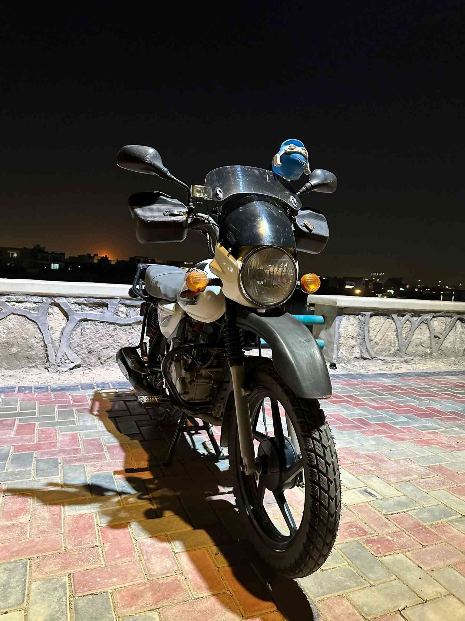 سلام عليكم دراجه بوكسر موديل 22  دراجه أوراق اصولي شرط الترقيم كامله ما بيها اي نقص خير من الله بل حقيقه بعد احلى سعرها 1350 و بيها مجال بسيط حك الجيه مكاني زعفرانيه ***********

