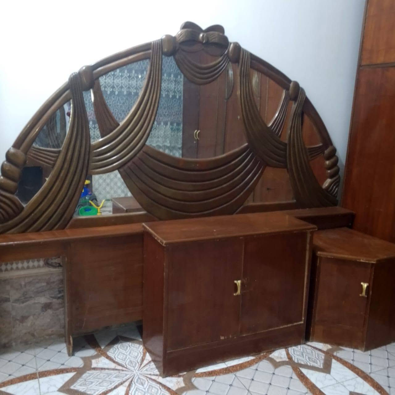 // سلام عليكم ورحمه الله وبركاته يوجد غرفه خشاب للبيع مكان سبعه كيلو آني مكلف بنشر// *********** هذا رقم إتصال وسعر خاص

