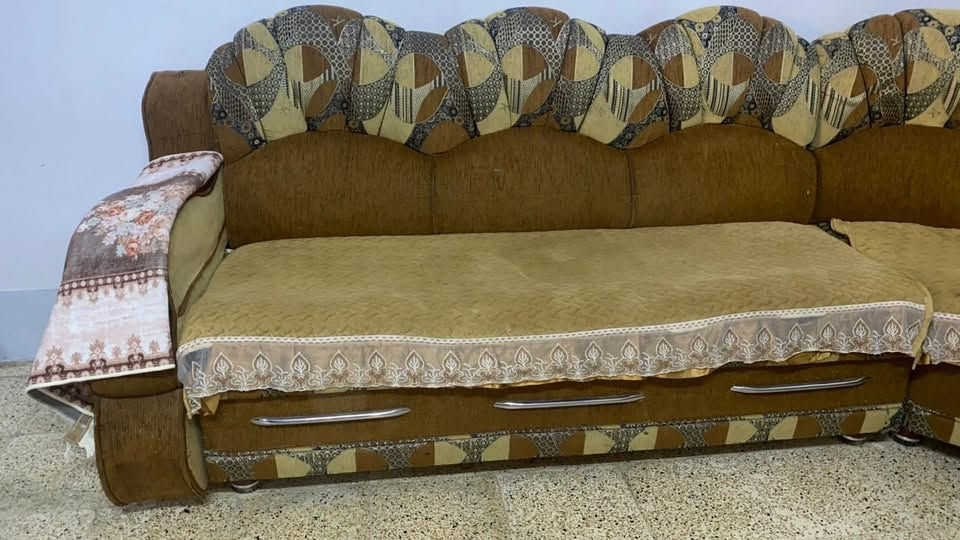 السلام عليكم طخم قنفات العرض مترين وبي بعد قنفة يصير اطول كلشي موضح بل صور ادفع سعر التواصل خاص او واتساب ***********
