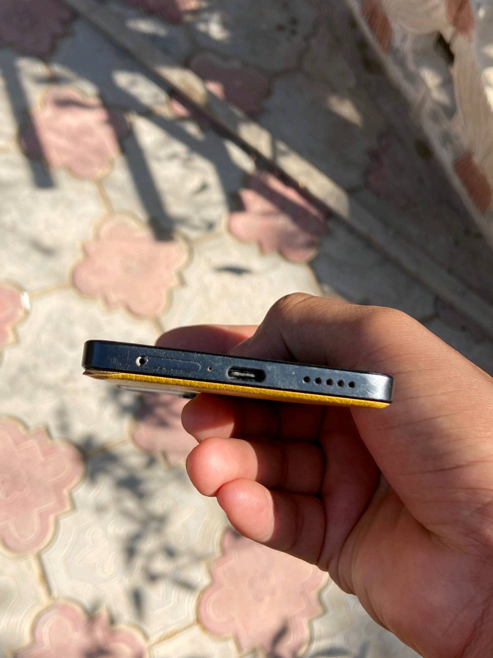 مراوس بأيفون 13وانطي فرق 


Poco x6 pro 5g
ذاكره. 512

رام 24 كيكا 

العاب على اعلى فريمات 

وتر على وضع الشركه ما مفتوح ابد بس الضهر مشلع شويه ويتبدل 

بطاريه ممتازه 

الجهاز كامل ملحقات كارتونه وشاحنه 

واتساب ***********