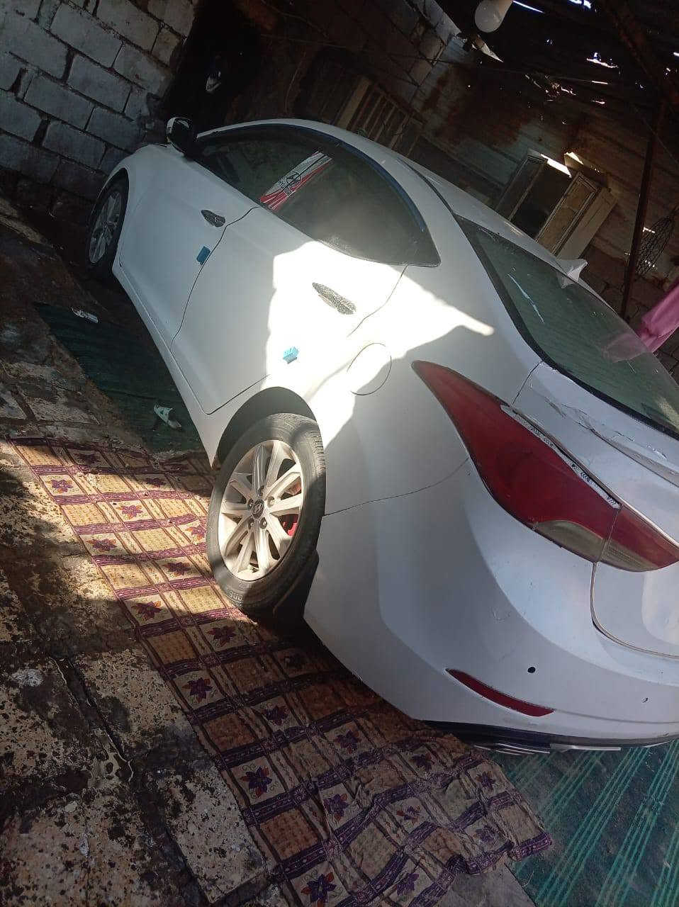 السلام عليكم مكلف بنشر ما عندي  اي معلومه ع سياره    الانترا مديل 2014 الكير كايم  ب70 او مرواس حسب القناعه رقم صاحب السياره ***********
