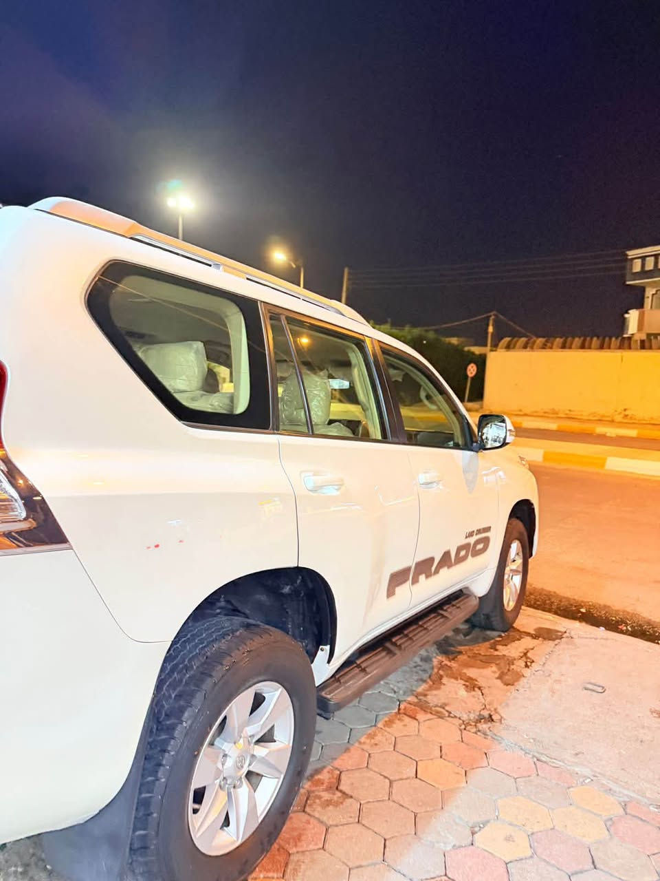 برادو 13 TXLمكفوله كفاله عامه سنويه جديده للبيع السعر 28 وبيها مجال او المراوس ***********
