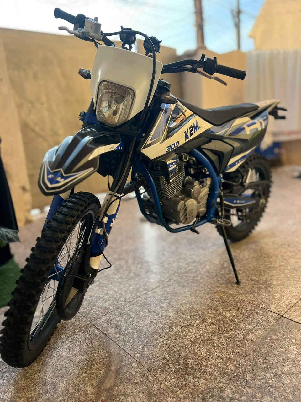 دراجه قفاز نوع k2mللبيع
300cc دراجه حلوه وقويه
مانقصهة بس دسكات خلفيه 
مكاني ميسان سعر 1450 بيه مجال لشراي
***********
