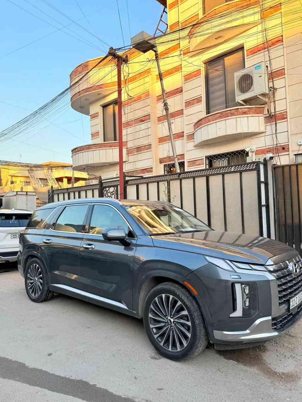 __ هونداي ••• بلسايد
__ موديل   •••   2024 

___ لمتد ….🖤

💎💎لـــــــمــــواصــــفــــات💎💎

♦️بنوراما فتحتين

♦️داتوشو عرض

♦️تبريد مركزي

♦️سبعه براكب 

♦️كشنات جلد 

♦️بردات خلفية

♦️كشنات الخلفية منفصل

♦️تبريد + تدفئة كشنات خلفية

♦️تبريد + تدفئة كشنات

♦️ماوس تحكم بنظام القيادة 5 أنظمة 

♦️أطفاء ذاتي

♦️لايت زنون 

♦️بك لايت لد 

♦️دفع رباعي فور ويل

♦️شاشة ديجيتال متصلة مع العداد

♦️كامرات 360 درجة 

♦️هند أبريك بصمة

♦️بصمة تشغيل 

♦️بصمة أبواب

♦️تشغيل عن بعد

♦️جنطة كهربائية + فتح عند الاقتراب

♦️تحكم أستيرن

♦️لد نهاري 

♦️كشنات الامامية  كهربائي 

♦️كشن السائق خزن ميموري

♦️رادار أمامي للتوقف الذاتي 

♦️تحديد المسار للقيادة الذاتية 

♦️رادار خلفي للتوقف الذاتي

♦️رادارات جوانب

♦️حساسات أمامي+ خلفية 

♦️أشاير بلمري

♦️شحن لاسلكي جوال

♦️نظام ترحيب عند الاقتراب 

♦️تدفئة أسترين 

♦️شفتات ستيرين 

سعرها 230 بيها مجال للشراي

ماشيه //24000 KM 

رقم بغداد تحويل بسمي 

الاستفسار الاتصال 

***********
