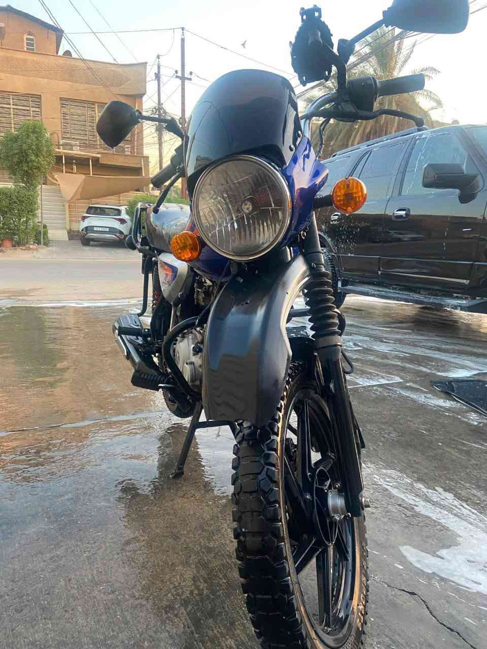 سلام عليكم شباب 
دراجه بوكسر موديل 23 نضيفه كللش و مكفوله كفاله عامه ما مفتوح بيها برغي اكرر نظيفه كلشششش
لوحات انكليزي باسمي ثاني يوم احول الك  
المكان ـ المشتل   
      الشراي يتصل و بخدمته المو شراي ليدوخني 
***********
