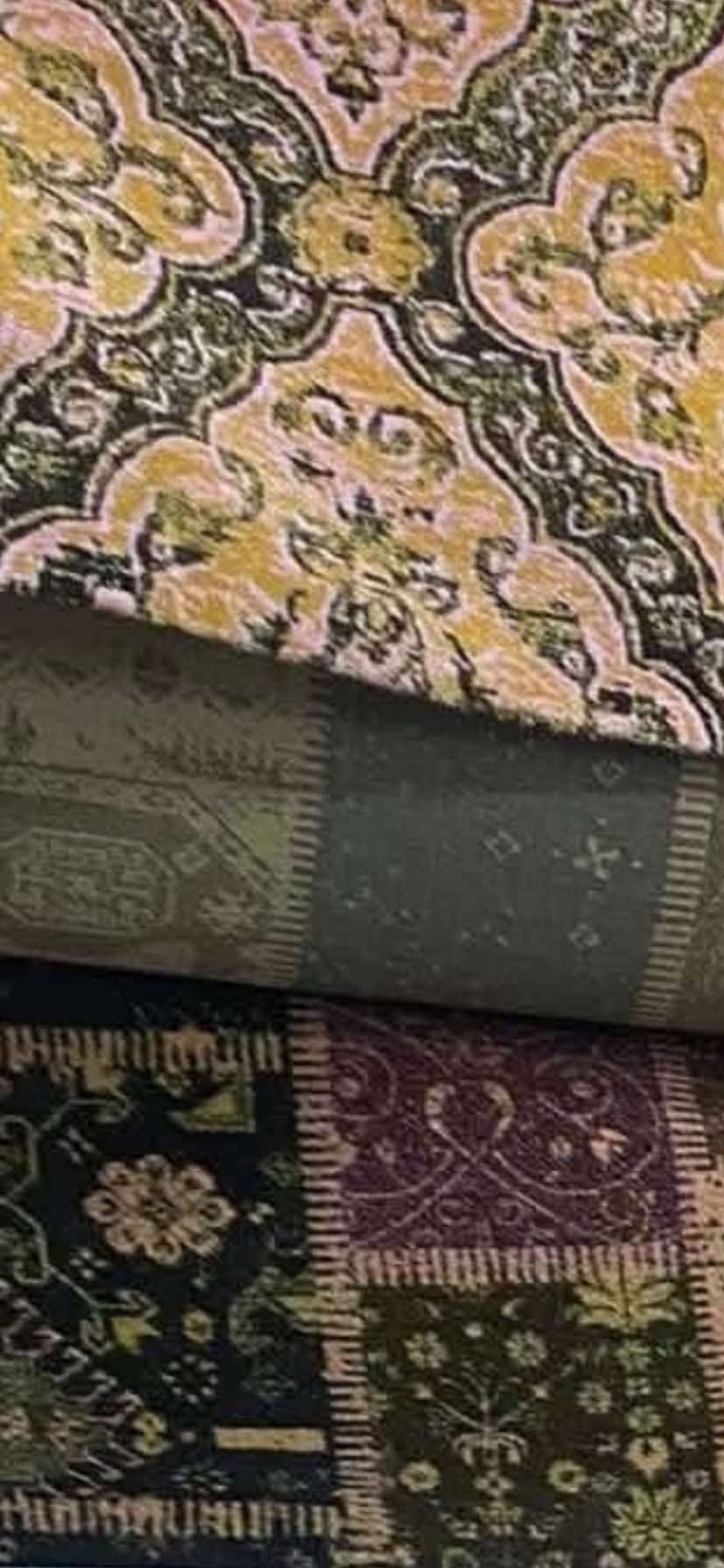 السعر 5 الاف فقط البضاعه تركي درجه اولى اقل وزن 2 كيلو ونص يعني سعر اقل متر في السوق 20 الف عدنه كميه دنصفيها الزوالي 2*3السعر 35و40 للعلم سعرها القديم من 100الف الى 120 الف
