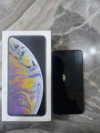 آيفون XS ماكس • ٦٤ جيجا • بطارية ٧٧٪