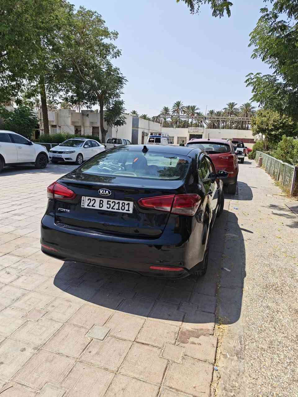 السلام عليكم كيا فورتي 2017 وارد أمريكي حادث  جنطه فقط بدون دواخل بيها بارد بالباب نص مواصفات رقم اربيل السياره ب اسمي ثاني يوم تحويل مكينه مجفته جديد على ايدي صدر جديد تخم تاير جديد سياره جاهزه من كلشي ماشيه 125 ميل سعر 105وبيها مجال مكان بغداد  قرب علوة الرشيد اقواس بغداد   ***********
