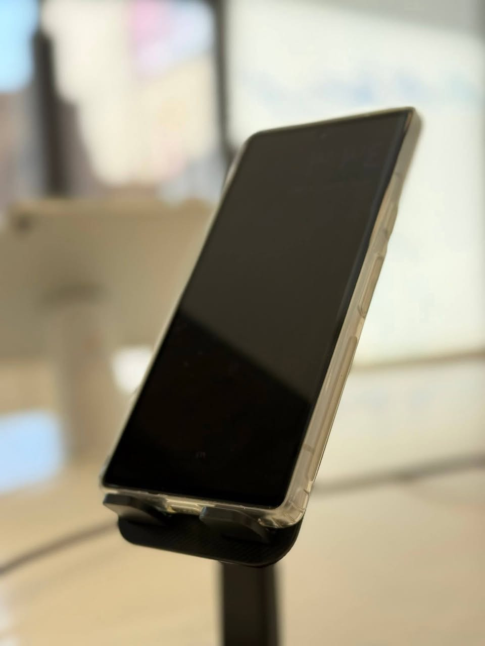 السلام عليكم
Google pixel 7a للبيع 

الجهاز جداً نظيف 

ذاكرة 128 

متحدث اخر تحديث اندرويد 17

بدون ملحقات فقط كفرات 2 ويا 

السعر 240 الف 

العنوان بغداد الصليخ 

للاستفسار *********** واتساب او اتصال
