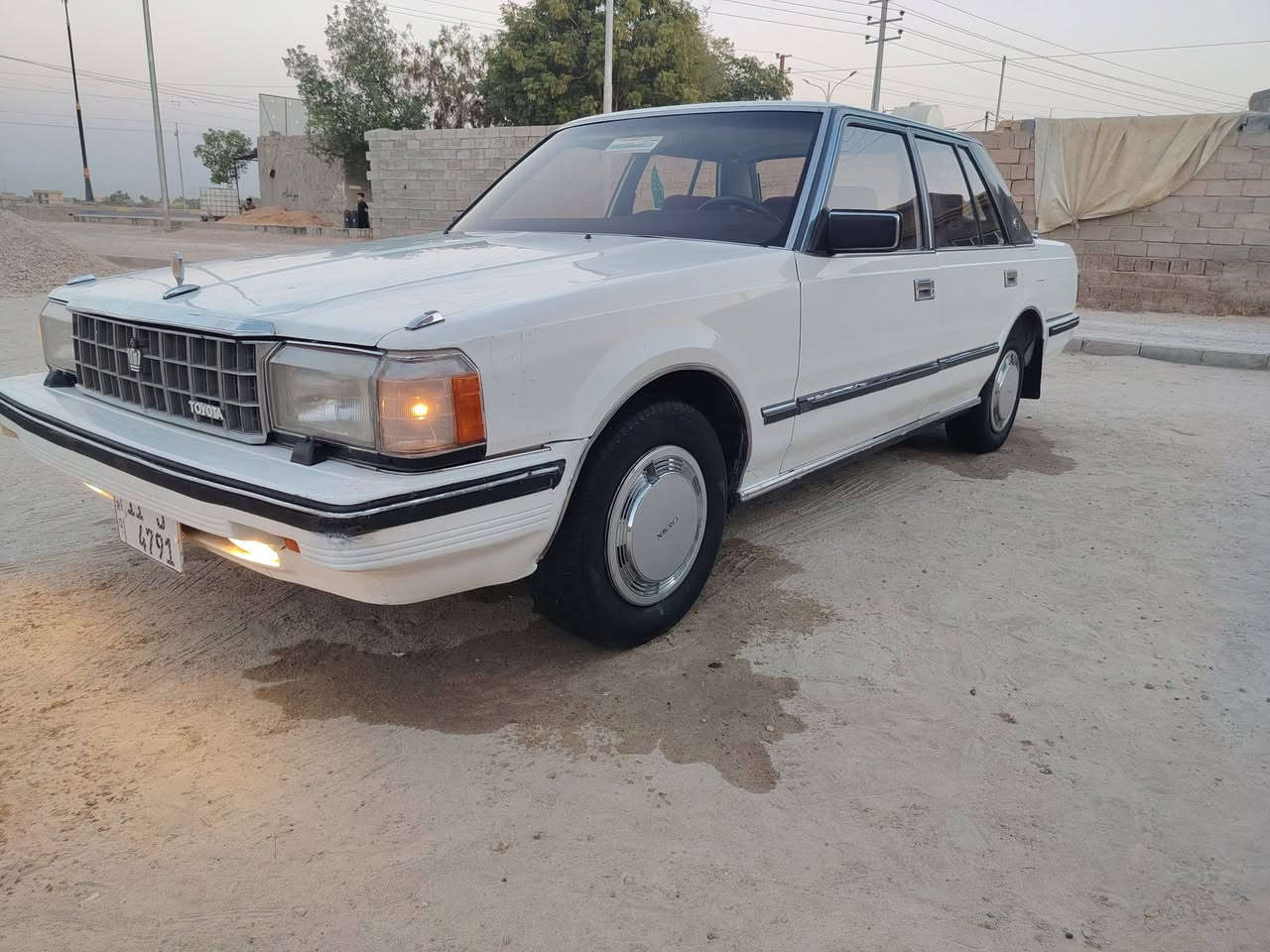 السلام عليكم للبيع سوبر  85 بلاديه  محرك وكير بلادي مكفولات  كير عادي   لاصبغ ولاخياس ولاتبديل تبريد ثلج تخم تاير حداديه جديده مابيهاا نقص اي شي  السعر 65$ وبيهاا مجال  مكانهاا الانبار فلوجه  اي استفسار ***********
