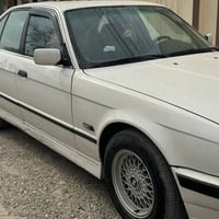 بي ام ٥٢٥ • اوتوماتيك • داخل جلد