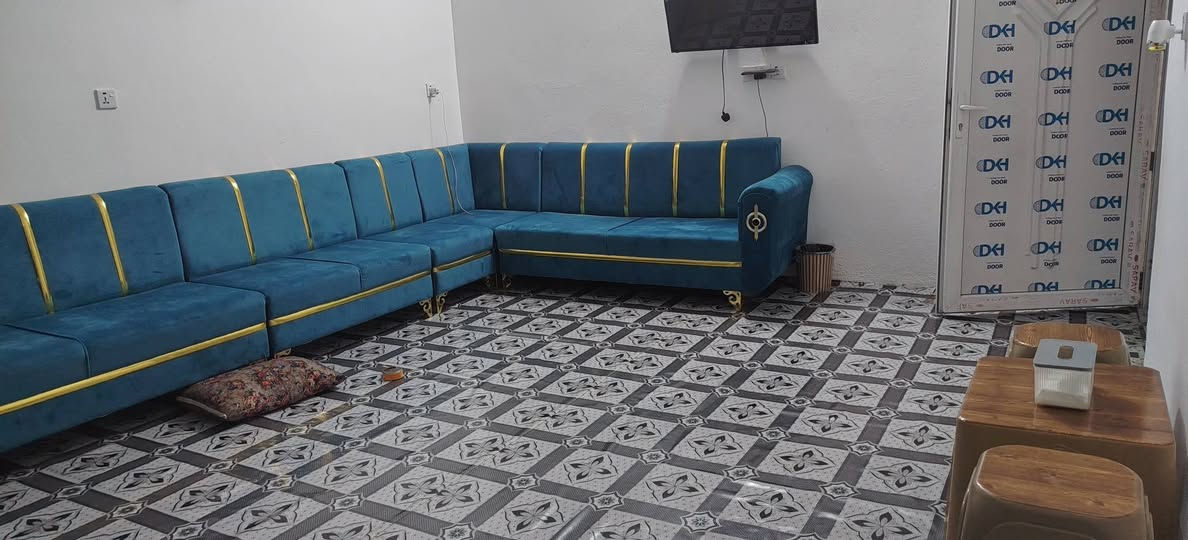 للبيع بيت ببعقوبة - قرية العبارة - 250م²
@إشارة استقبال + صالة + غرفة + مطبخ + صحيات + حديقة
بناء جيد، تبليط، مجاري، ماء، كهرباء 24 ساعة
السعر: 35 مليون نهائي
التسهيلات: 20 مليون مقدمة والباقي أقساط 500 ألف/شهر
استلام فوري - الأوراق أصول تعويض دولة
للجادين: ***********
