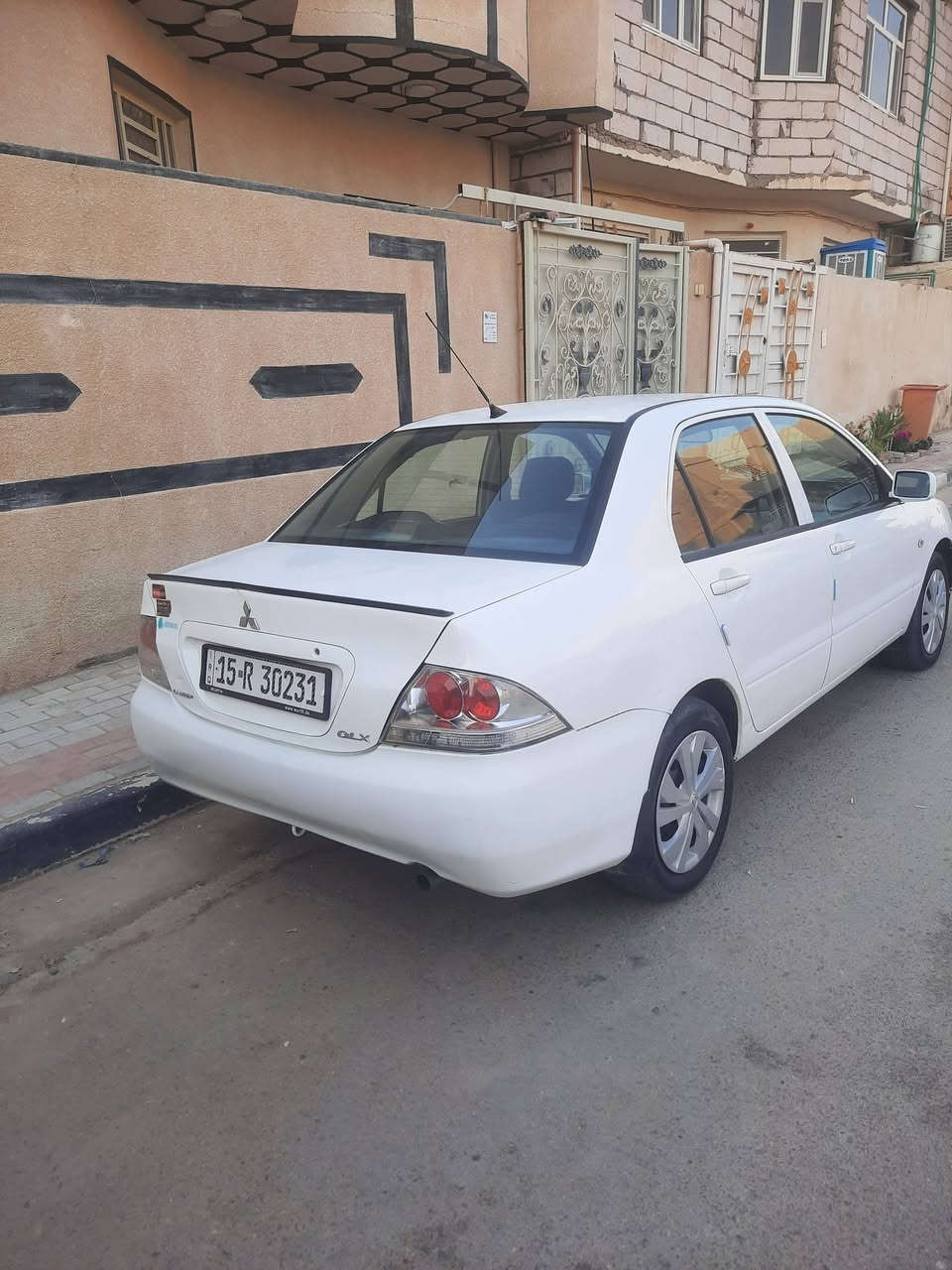 لانسر خليجي ٢٠١١ رقم انبار مكينة ١٦٠٠ بدون تبديل السونار موجود سعر ٧٥ رقم الهاتف ***********
