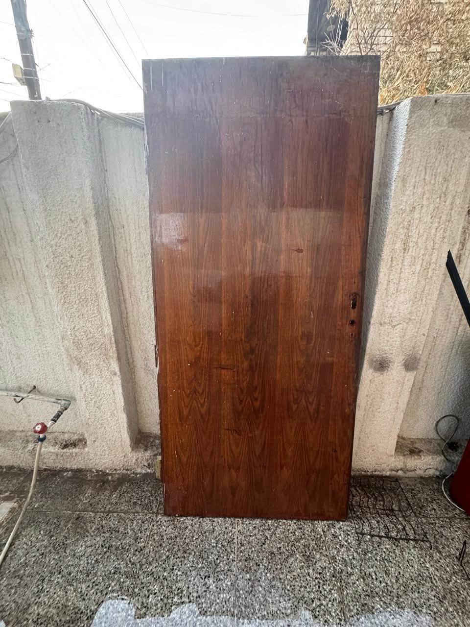 ابواب خشب صاج بيهم اضرار بسيطة 
سعر الواحد 40 الف 
سلت مواعين سعر 25 الف

***********
مكانة البلديات

