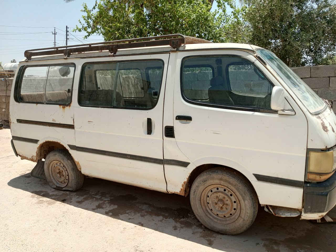 سلام عليكم سيارة البيع هايسه موديل 96 راقم واسط احمر  وسعر 13وبيهه  مجال رقم تليفون  ***********مكان بغداد شعب
