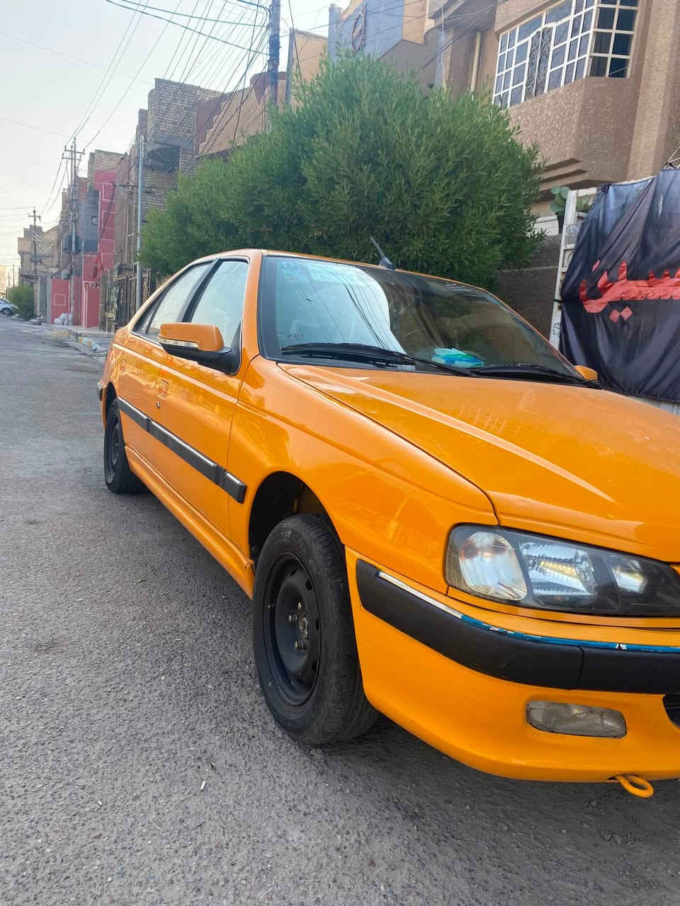 سلا عليكم بيجو بارص موديل 2023
صفره كير محرك تبريد خير من الله 
ماشيه 61 
صدر جديد شواصي كفاله 
امدوشمه جديد ورضيه جلد كله نضيف لن 
استعمال شخصي وليس تكسي يعني بس بلباب طابكه تحكمات استيرن شاشه جبيره كامره 
بيها بس حالوب بنيد وقماره وصندوك باقي كله كفاله السياره بسمنه وين ميعجبك حول كله امصفر 
مكاني بغداد الرصافه حى اور 
رقم تلفون ***********
السعر 70 وبيها مجال حك الجيه
