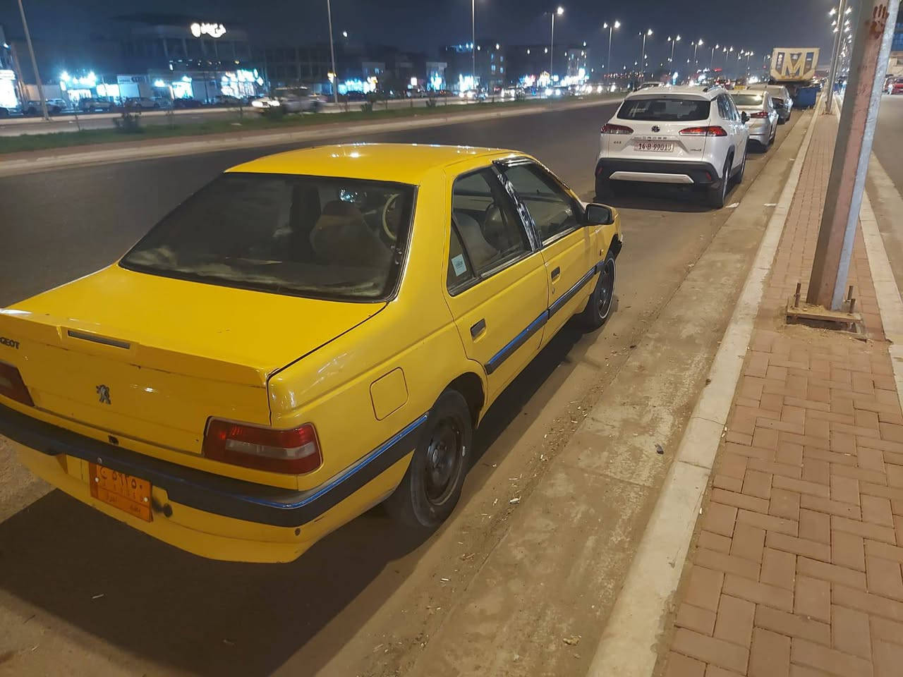 بيجو 405 • ٢٠١٦ • ضايعه واجهة المرور