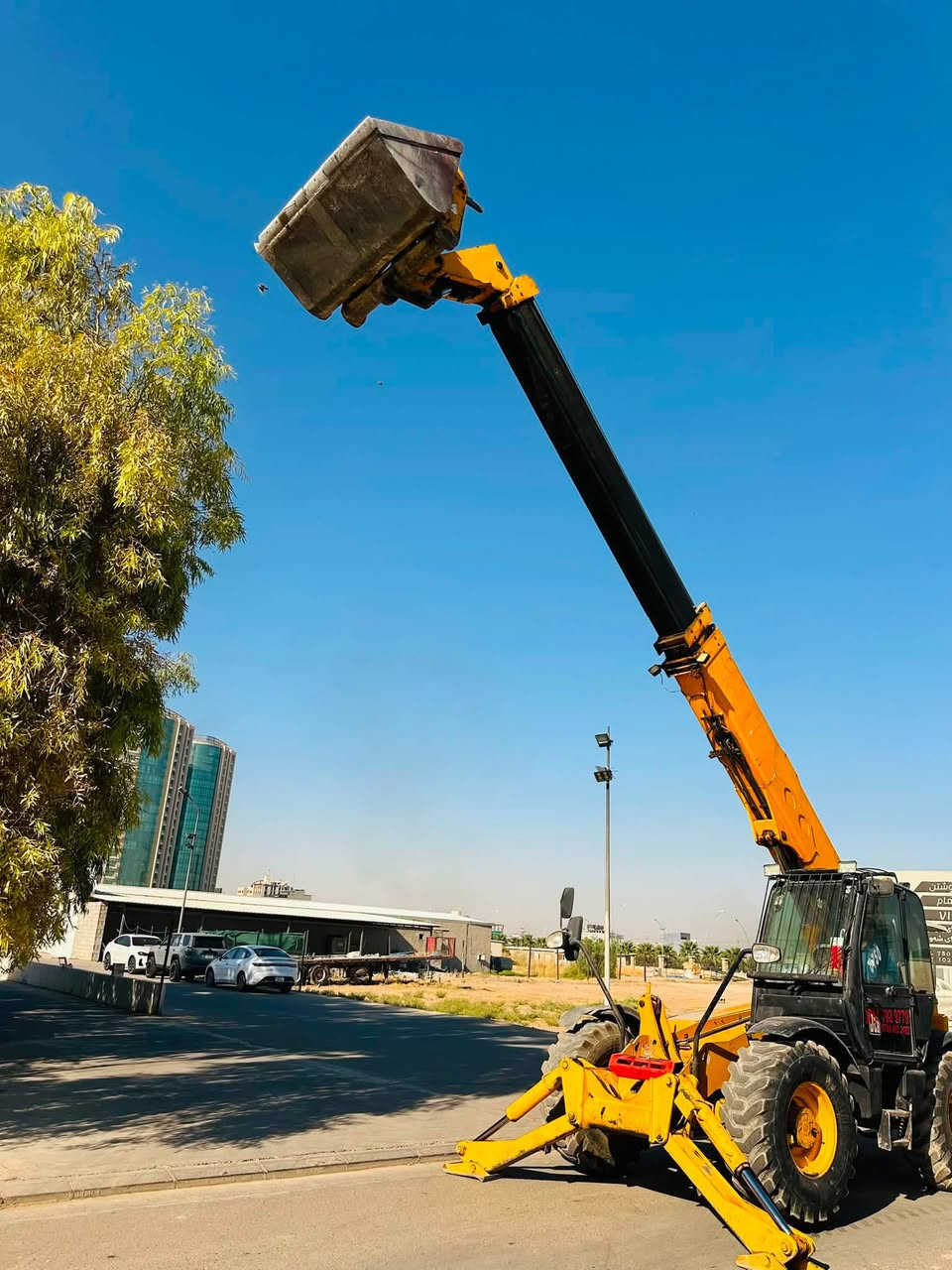للبيع: شفل JCB سلايت موديل 2002
17متر
: كير، اكسل، ومكينة كلو شرط الفحص والمكانيك.
 الأوراق والتسجيل: شرط التحويل فوراً (العنوان: أربيل).
 حالة المعدة: الشفل جوه شغل، ينزل للعمل مباشرة بدون ما تحط عليه دينار واحد.
 السعر: سعر مناسب ومراعاة حلوة للشراي الجاد.
📞 للتواصل والاستفسار: *********** 
ملاحظة: رحمة لأبويكم، الاتصال بس للشراي والجاد.. المو شراي يرحم بوالديه لا يتصل ويتعبنا.
