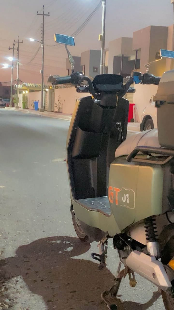 السلام عليكم
دراجه شحن GT.  
5بطاريات ونلي دراجه تكون 3سرع لايت عالي ناصي زنون اشاير يمين يسار دراجه كامله اي شي ما يحتاجلها 

السعر 460وبيها مجال لناس الطيبه 

المكان بغداد العامريه 

الهاتف ***********
