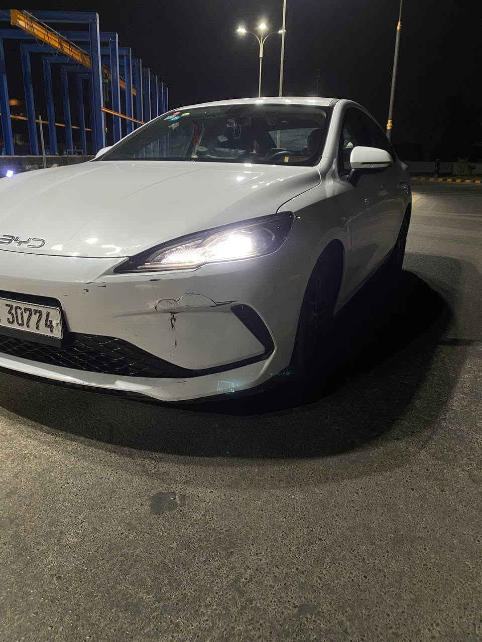 السلام عليكم بي واي دي سيل 5 ماشيه 70 الف بيها طخه بل بجم خفيفه كلش  وطخه بل قبق مال الجنطه مصلحه فول سياره خير من الله مكاني بغداد  
السعر 17  ملييون
***********
