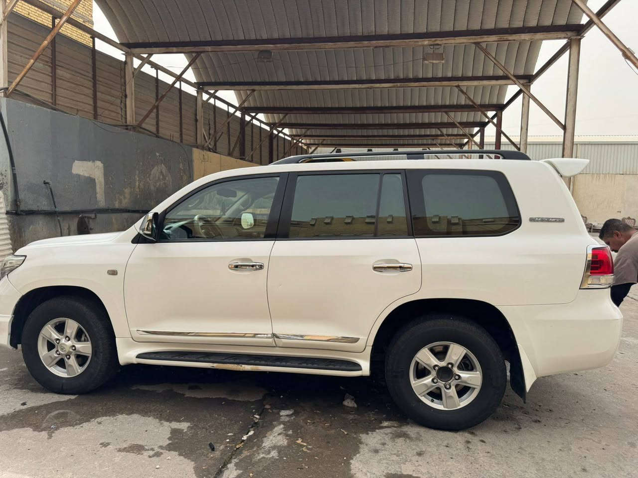 لاندكروزر VXR ستينيه
بيع او مراوس لاندكروزر او تاهو فقط
***********

المديل 2009 فول مواصفات مكفوله 
كير محرك جديد ٨ سلندر 
مشروع وطني بصره بسمي سياره
